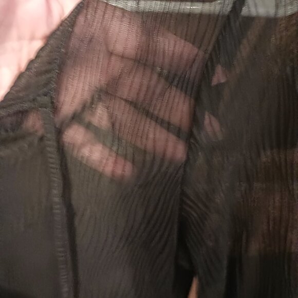 Top - Picture 2 of 4